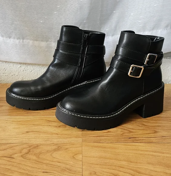 Madden Girl  Black Ankle Boots - Picture 3 of 8